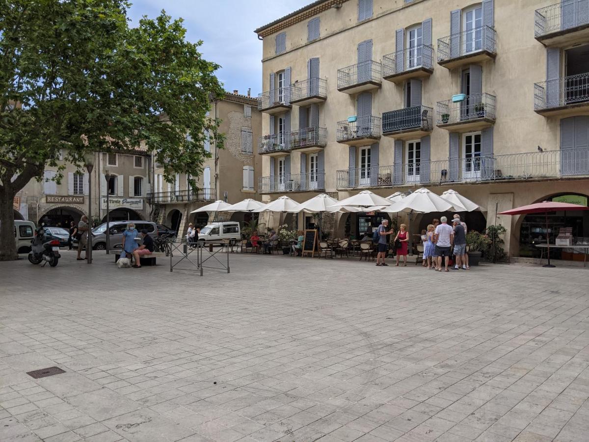 Maisonnette Dans Domaine Avec Piscine A Nyons, Pays Des Olives 외부 사진